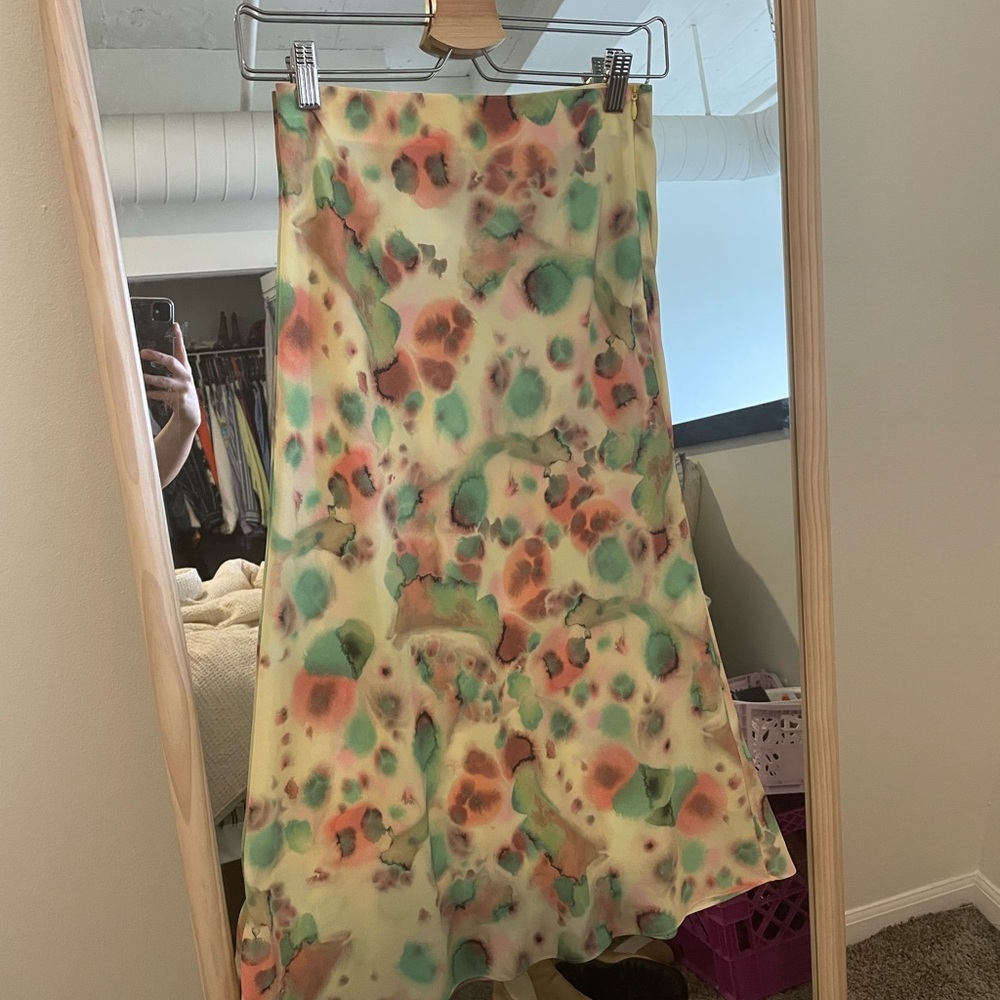 Aritzia - Wilfred Free Printed Midi Skirt